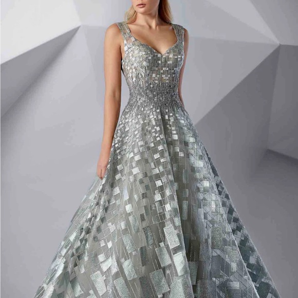 Modessa Couture Dresses & Skirts - NEW MODESSA COUTURE M20216 DRESS Size 18